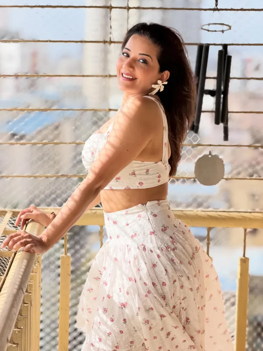 Monalisa Stunning Photos