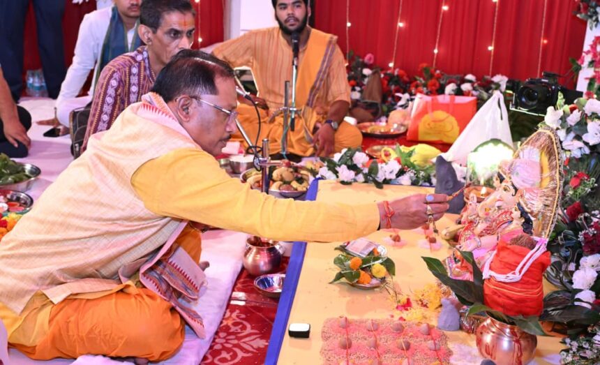 गणेश चतुर्थी, गणपति स्थापना, मुख्यमंत्री निवास,