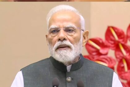 प्रधानमंत्री नरेंद्र मोदी, मुंबई पुलिस, बीकेसी, पीएमओ अधिकारी