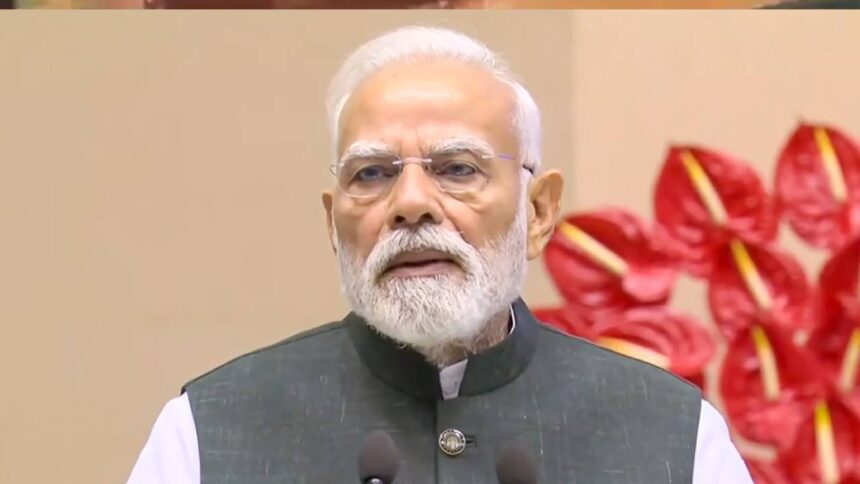 प्रधानमंत्री नरेंद्र मोदी, मुंबई पुलिस, बीकेसी, पीएमओ अधिकारी