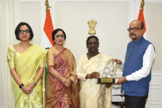 राष्ट्रपति द्रौपदी मुर्मु, राज्यपाल रमेन डेका, रानी डेका काकोटी,