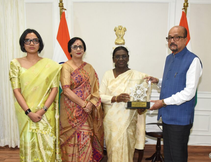 राष्ट्रपति द्रौपदी मुर्मु, राज्यपाल रमेन डेका, रानी डेका काकोटी,