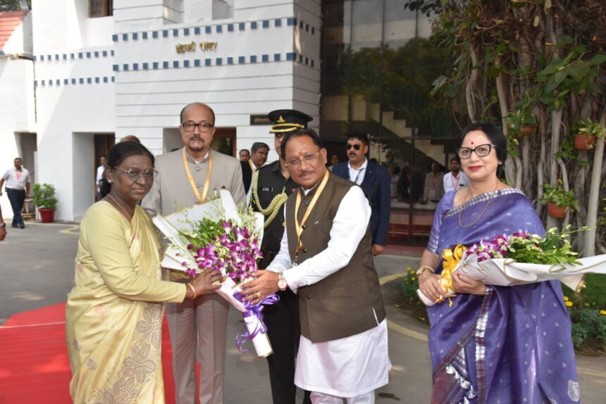 माता हासी देवी, राष्ट्रपति द्रौपदी मुर्मु, स्मारक सिक्का, शदाणी दरबार रायपुर,